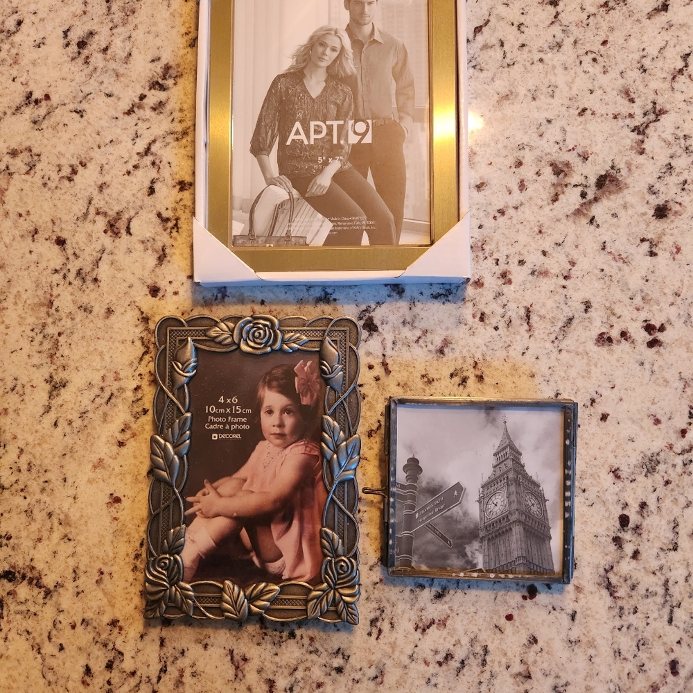 3 new metal picture frames
